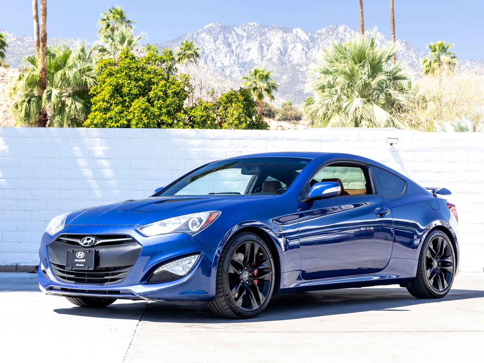 Used 2016 Hyundai Genesis Coupe 3.8 image 1