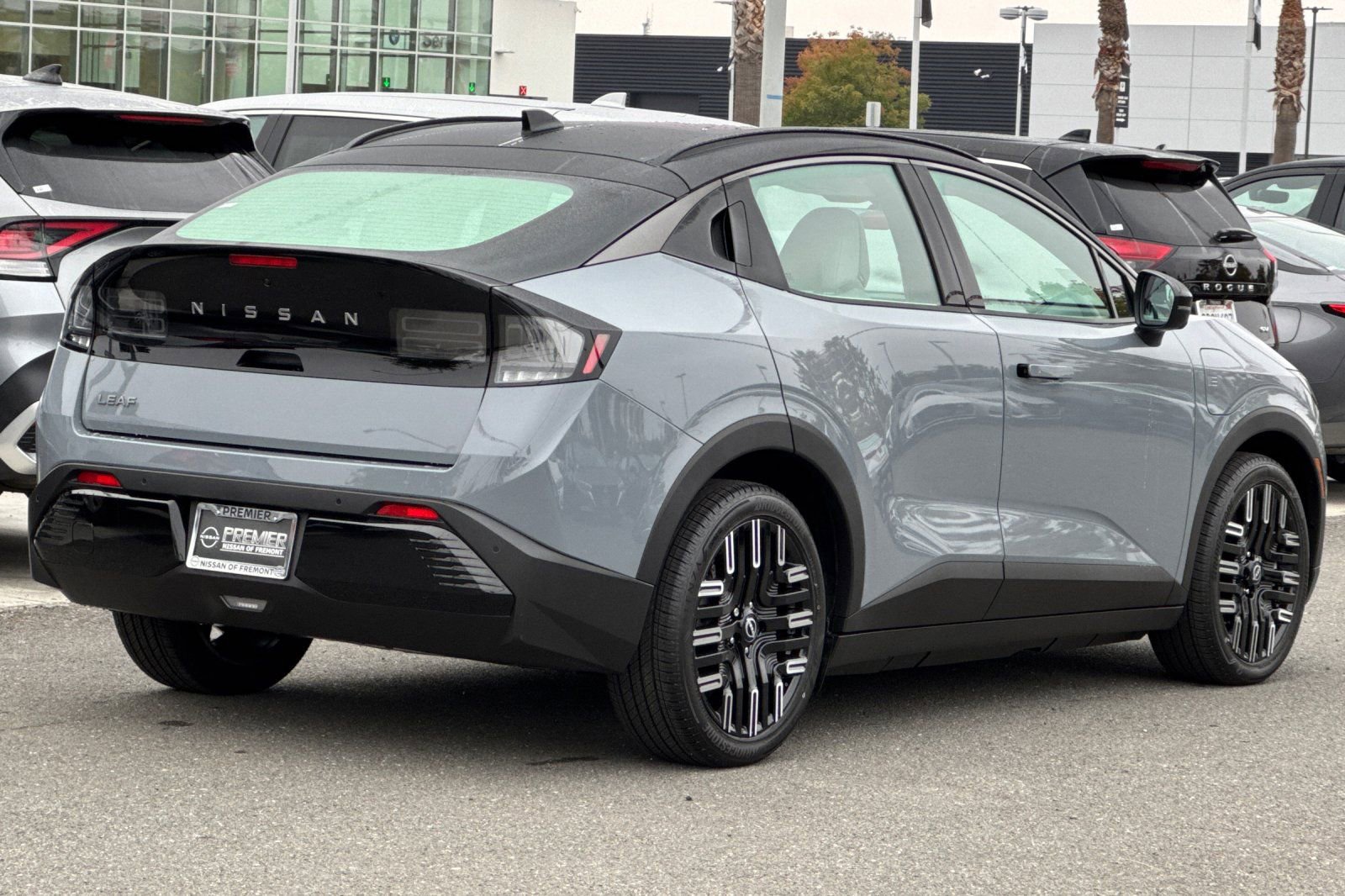 New 2026 Nissan Leaf Platinum+ w/ Cargo Package (Platinum+) image 4
