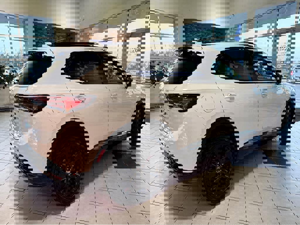 Used 2023 Buick Envision Essence w/ Sport Touring Package image 12