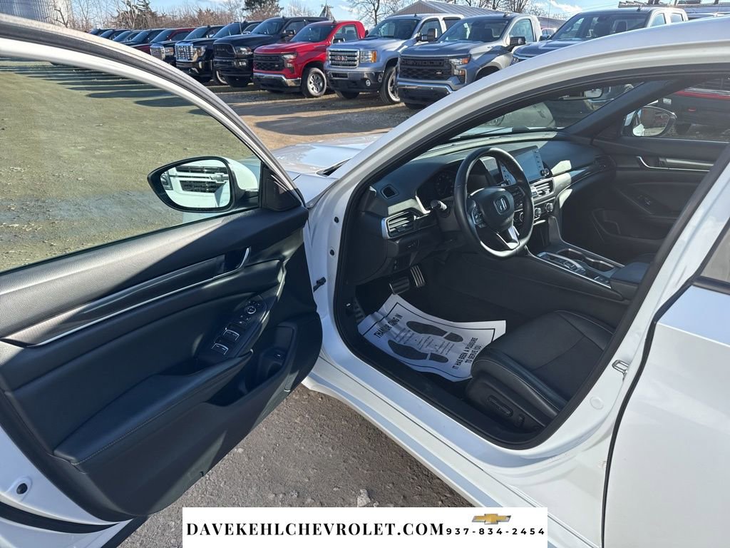 Used 2018 Honda Accord Sport image 14