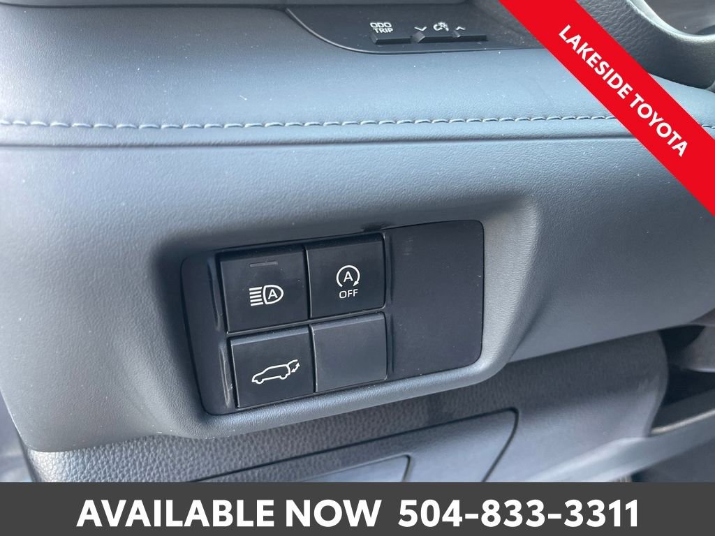 Used 2023 Toyota Highlander XLE image 25
