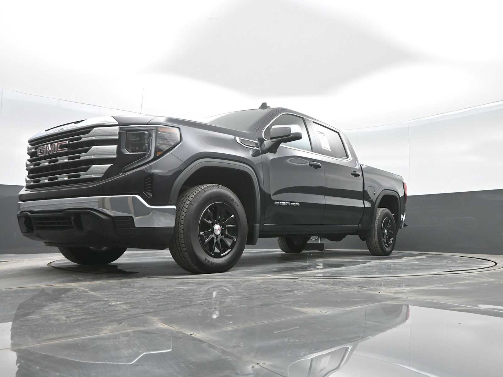 Used 2024 GMC Sierra 1500 SLE AWD/4WD image 31