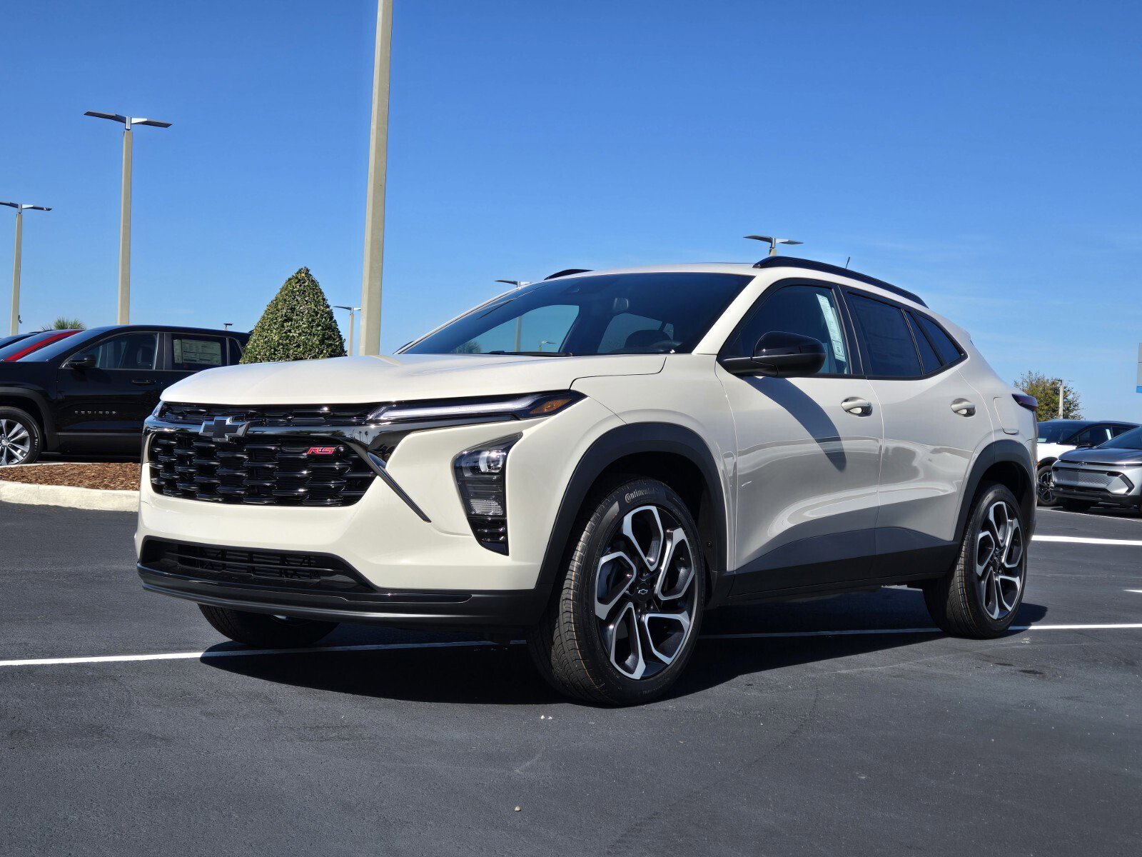 New 2026 Chevrolet Trax RS w/ Sunroof Package image 2