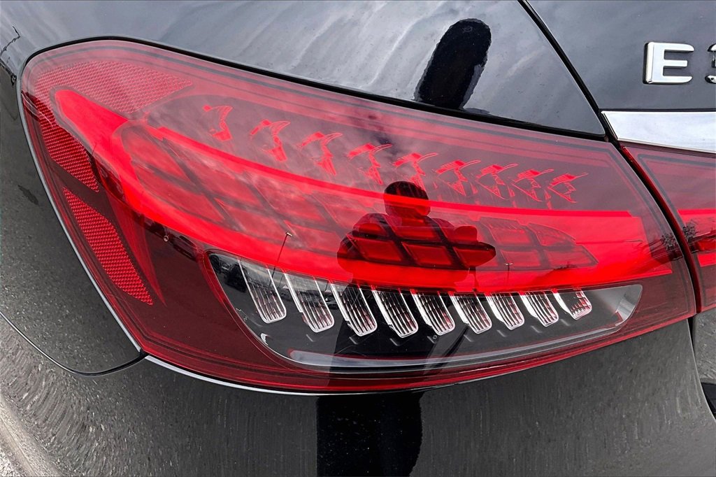 Used 2021 Mercedes-Benz E 350 4MATIC Sedan image 26