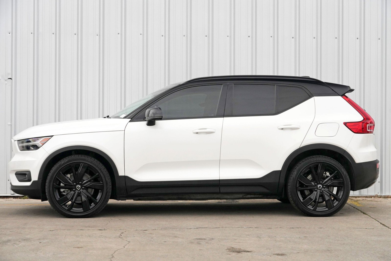 Used 2021 Volvo XC40 P8 Recharge w/ Advanced Package image 8