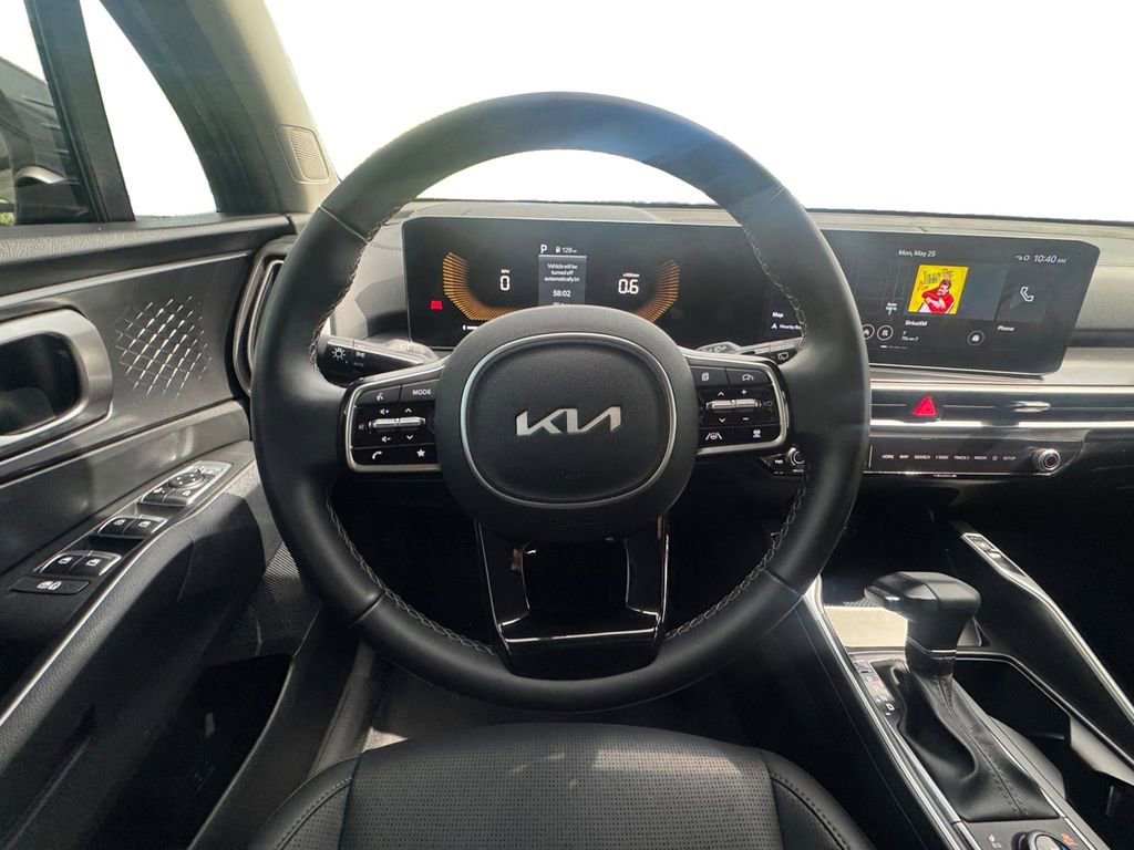 Used 2025 Kia Sorento S AWD/4WD image 13