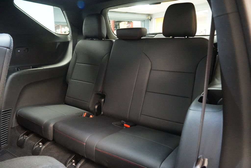 Used 2025 Chevrolet Traverse RS w/ LPO, Floor Liner Package AWD/4WD image 31