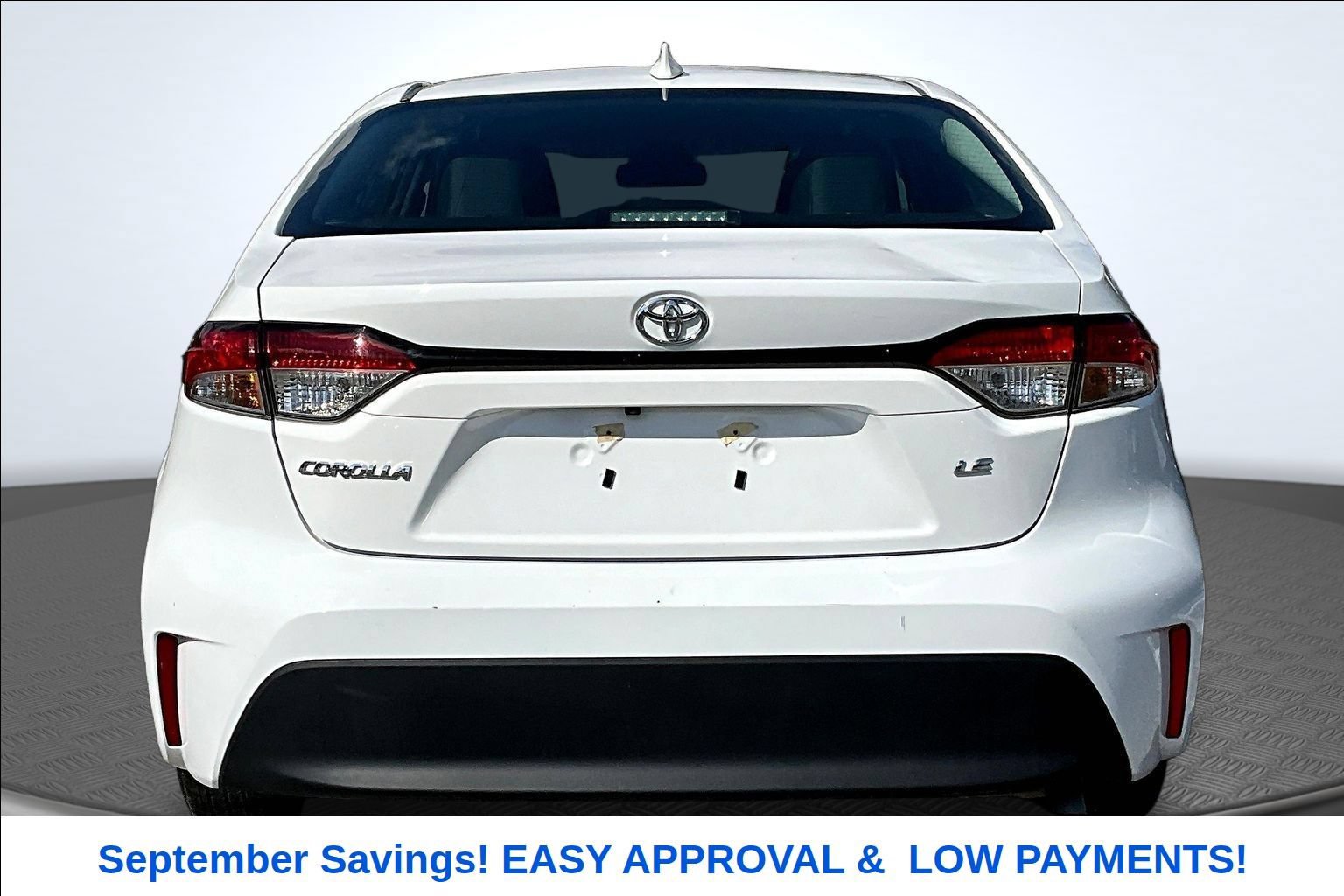 Used 2025 Toyota Corolla LE FWD image 4
