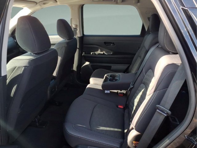 Used 2024 Nissan Pathfinder SV w/ Black Appearance Package AWD/4WD image 32