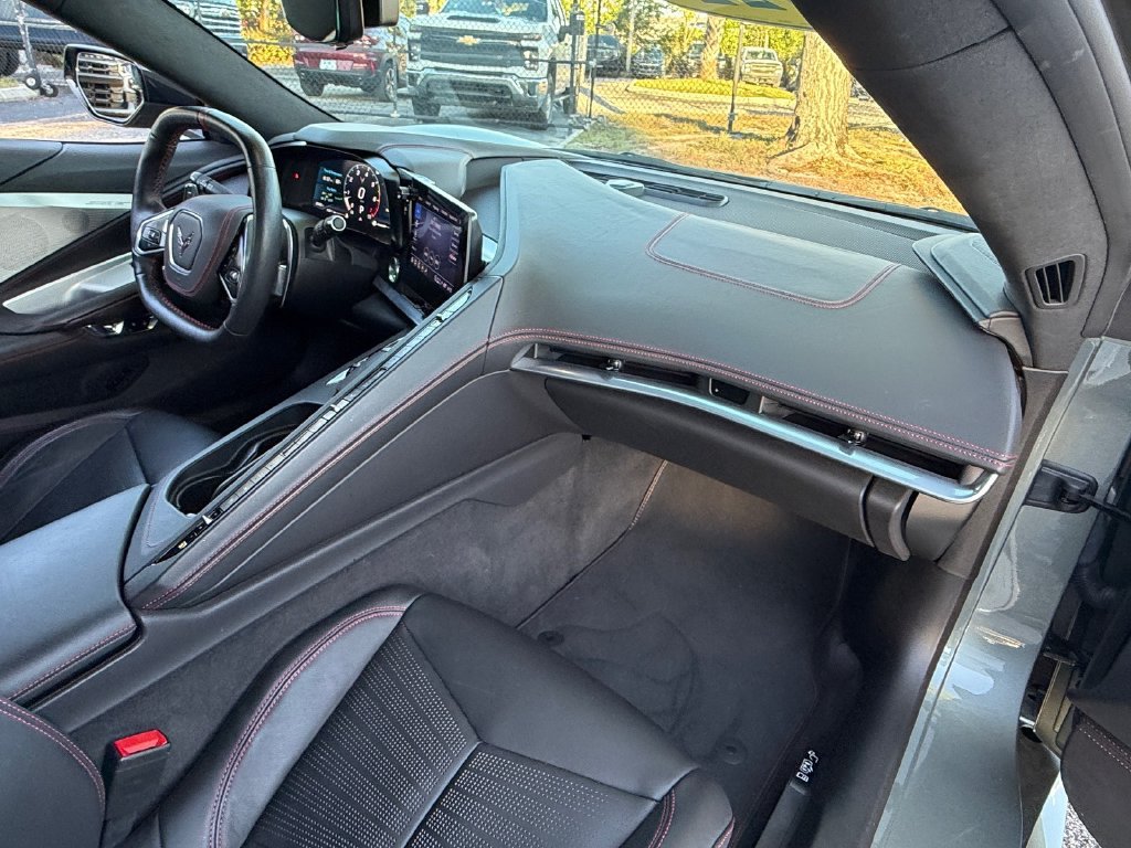Used 2022 Chevrolet Corvette Stingray Premium Cpe w/ Z51 Performance Package RWD image 12
