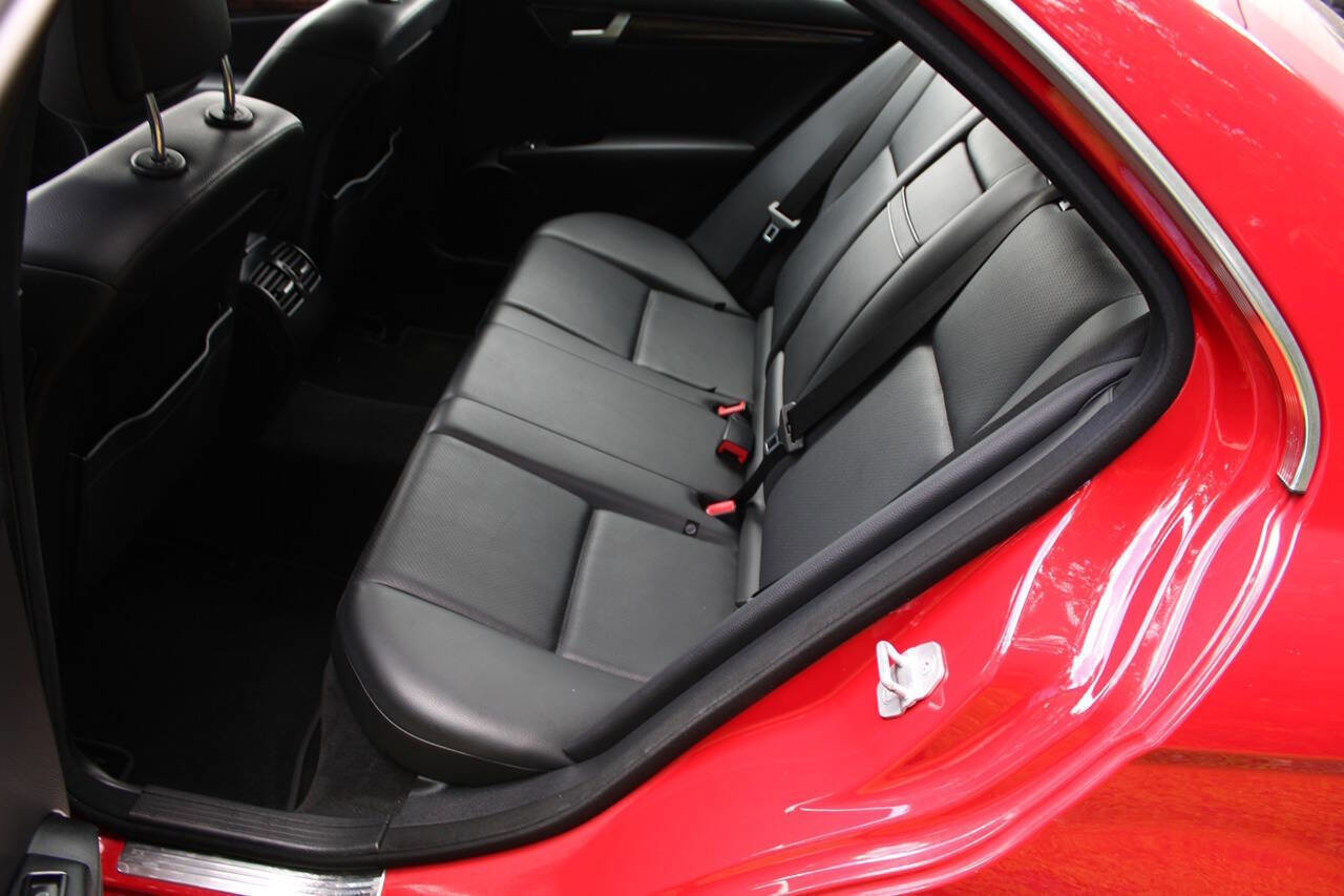 Used 2014 Mercedes-Benz C 300 4MATIC Sedan image 27