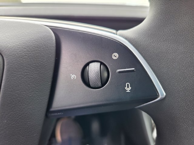 Used 2026 Tesla Model Y 2WD image 36