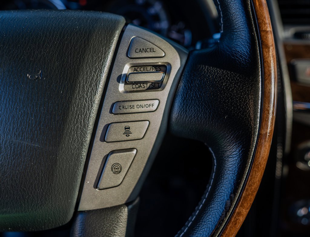 Used 2017 INFINITI QX80 2WD w/ Driver Assistance Package image 17