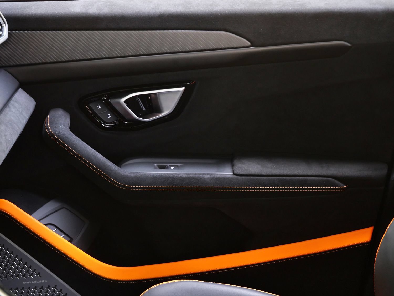 Used 2024 Lamborghini Urus Performante AWD/4WD image 14