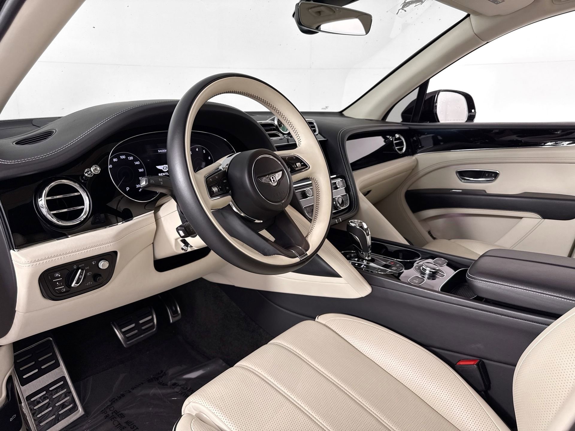 Used 2021 Bentley Bentayga AWD/4WD image 20