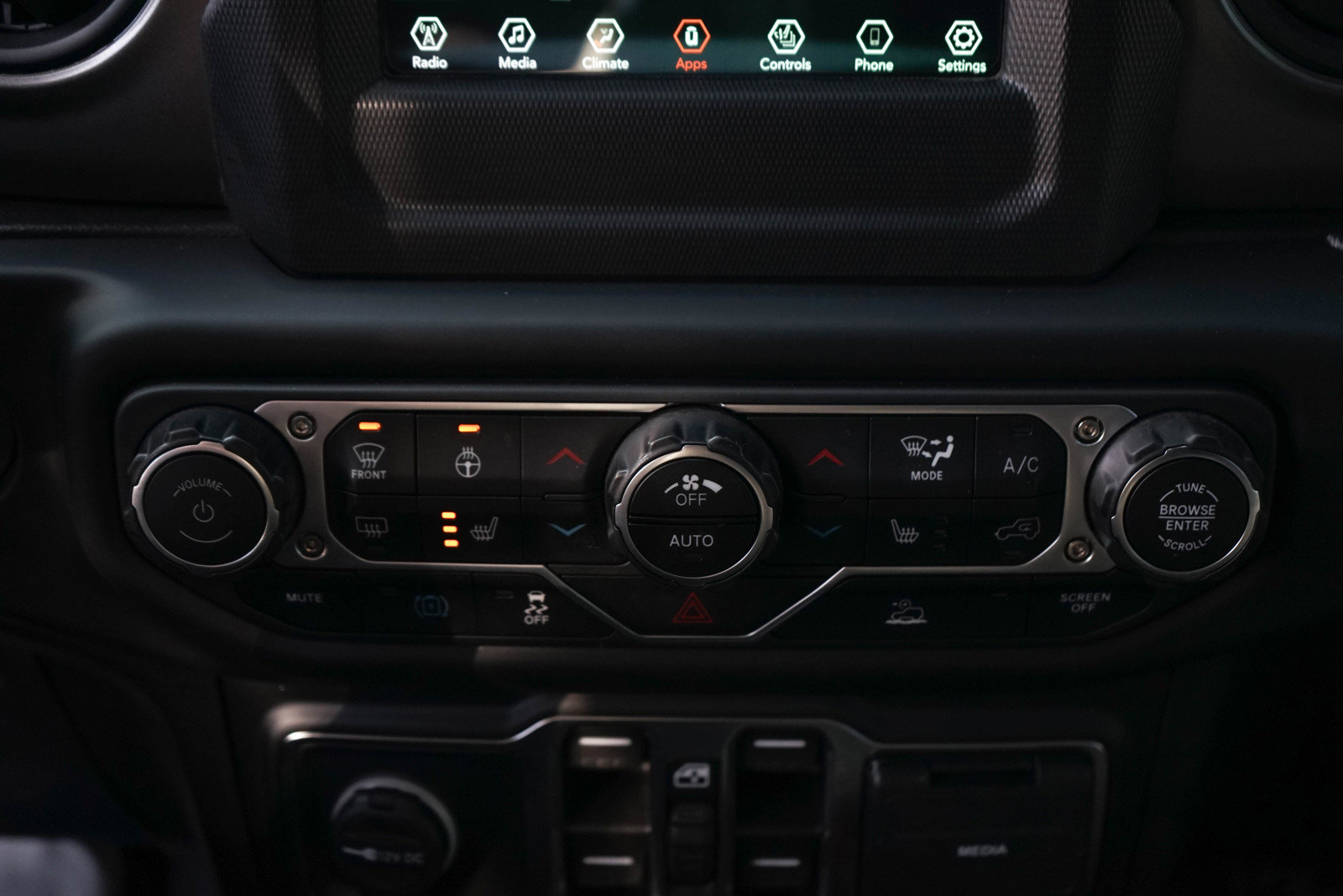 Used 2023 Jeep Wrangler Unlimited w/ Cold Weather Group image 20