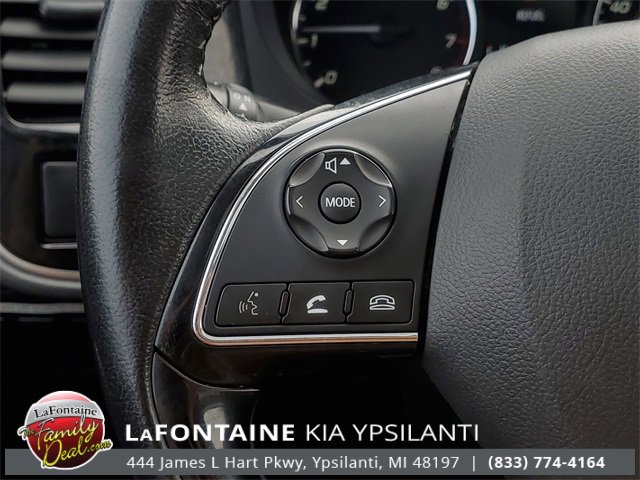 Used 2016 Mitsubishi Outlander SEL image 17