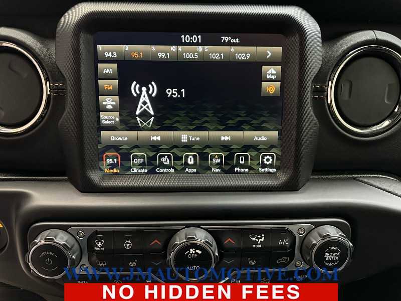 Used 2021 Jeep Gladiator Overland image 22