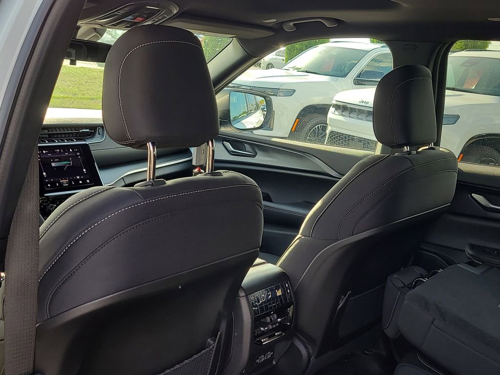 New 2026 Jeep Grand Cherokee L Laredo AWD/4WD image 13
