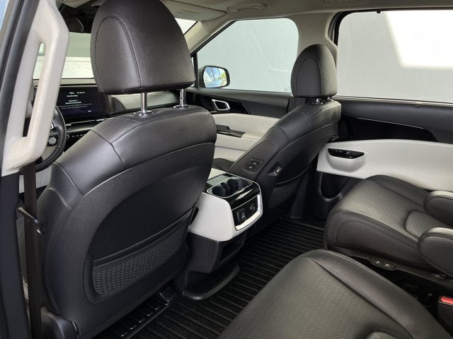 Used 2024 Kia Carnival SX Prestige FWD image 18