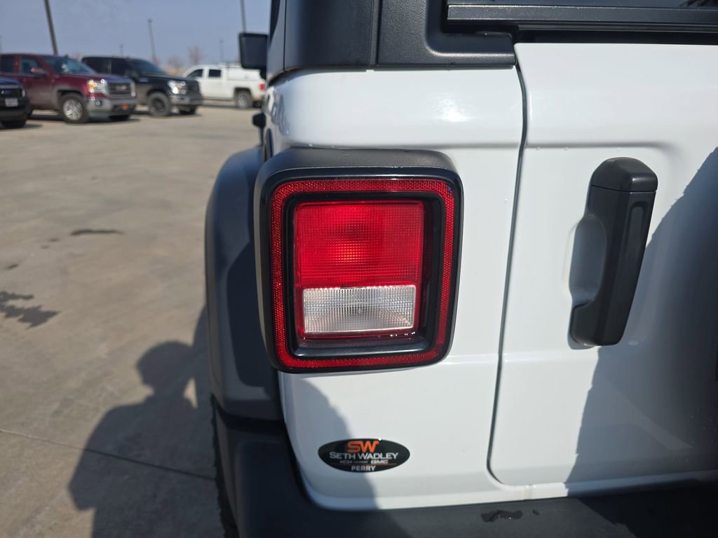Used 2023 Jeep Wrangler Sport S image 34