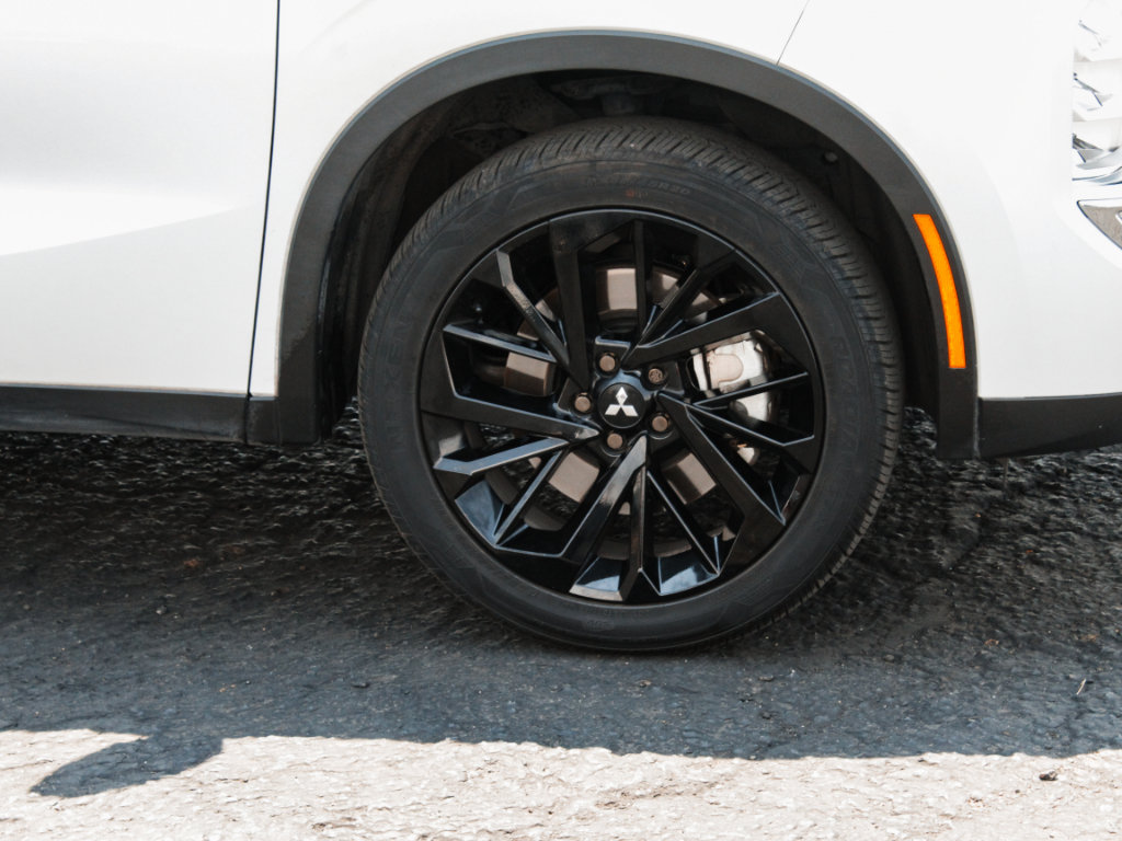 Used 2024 Mitsubishi Outlander SE Black Edition AWD/4WD image 4