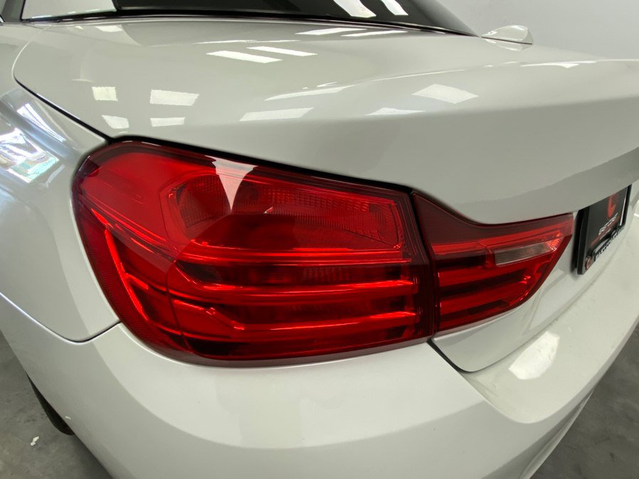 Used 2016 BMW M4 Convertible RWD image 23