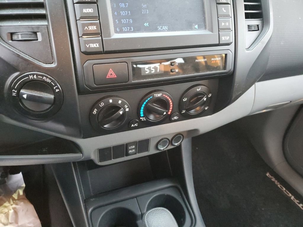 Used 2013 Toyota Tacoma 4x4 Regular Cab image 18