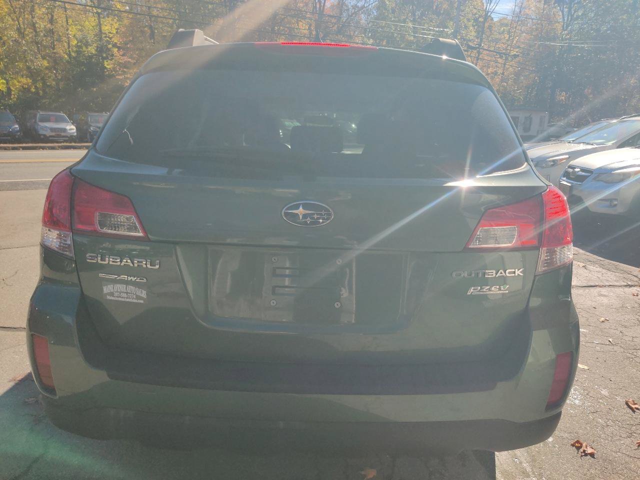 Used 2014 Subaru Outback 2.5i Premium AWD/4WD image 5