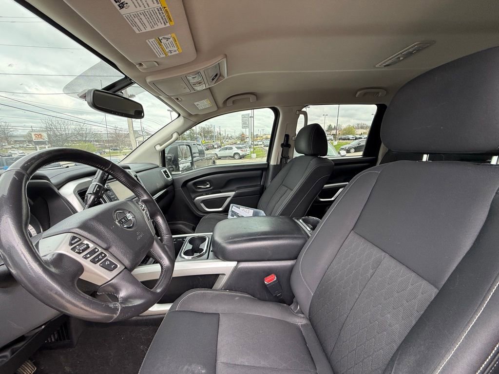 Used 2018 Nissan Titan SV w/ SV Convenience Package RWD image 13
