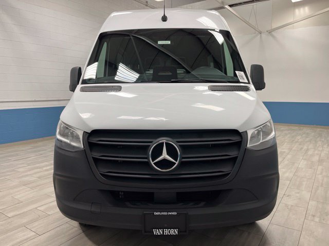 Used 2025 Mercedes-Benz Sprinter 2500 image 5