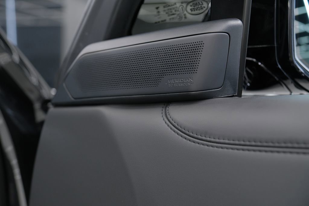 Used 2026 Land Rover Range Rover Long Wheelbase SE image 53