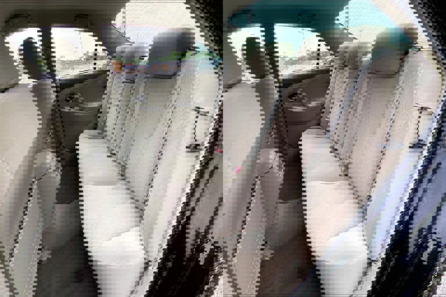 Used 2011 Toyota Camry LE FWD image 19