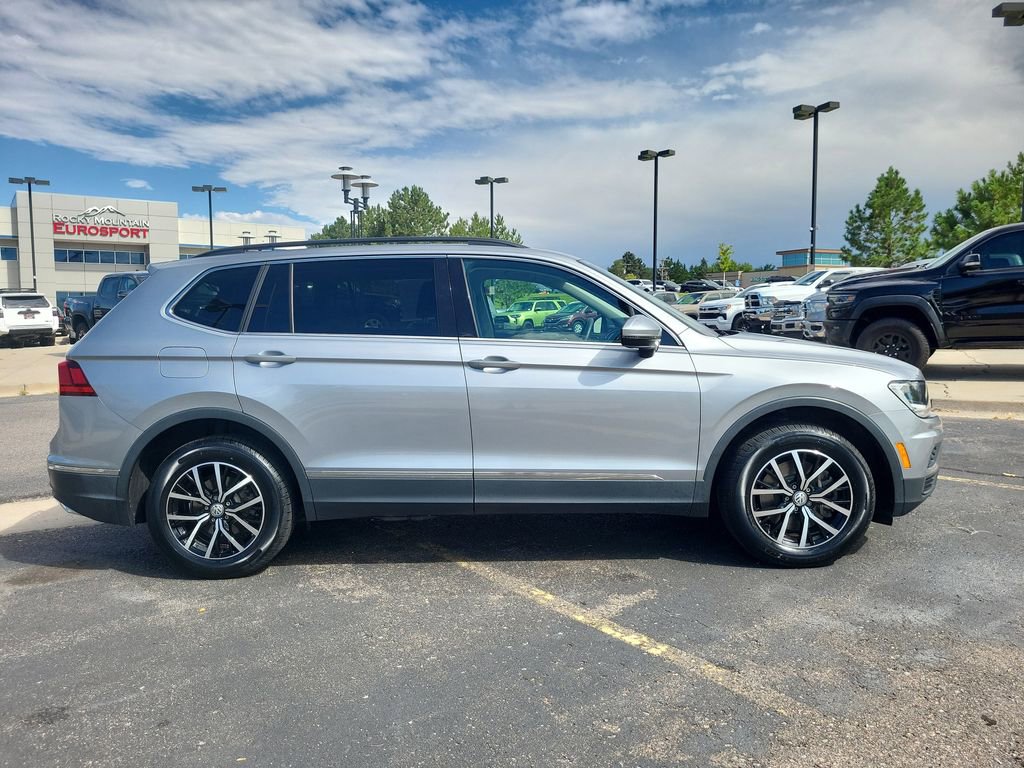 Used 2021 Volkswagen Tiguan SE w/ Panoramic Sunroof Package image 4