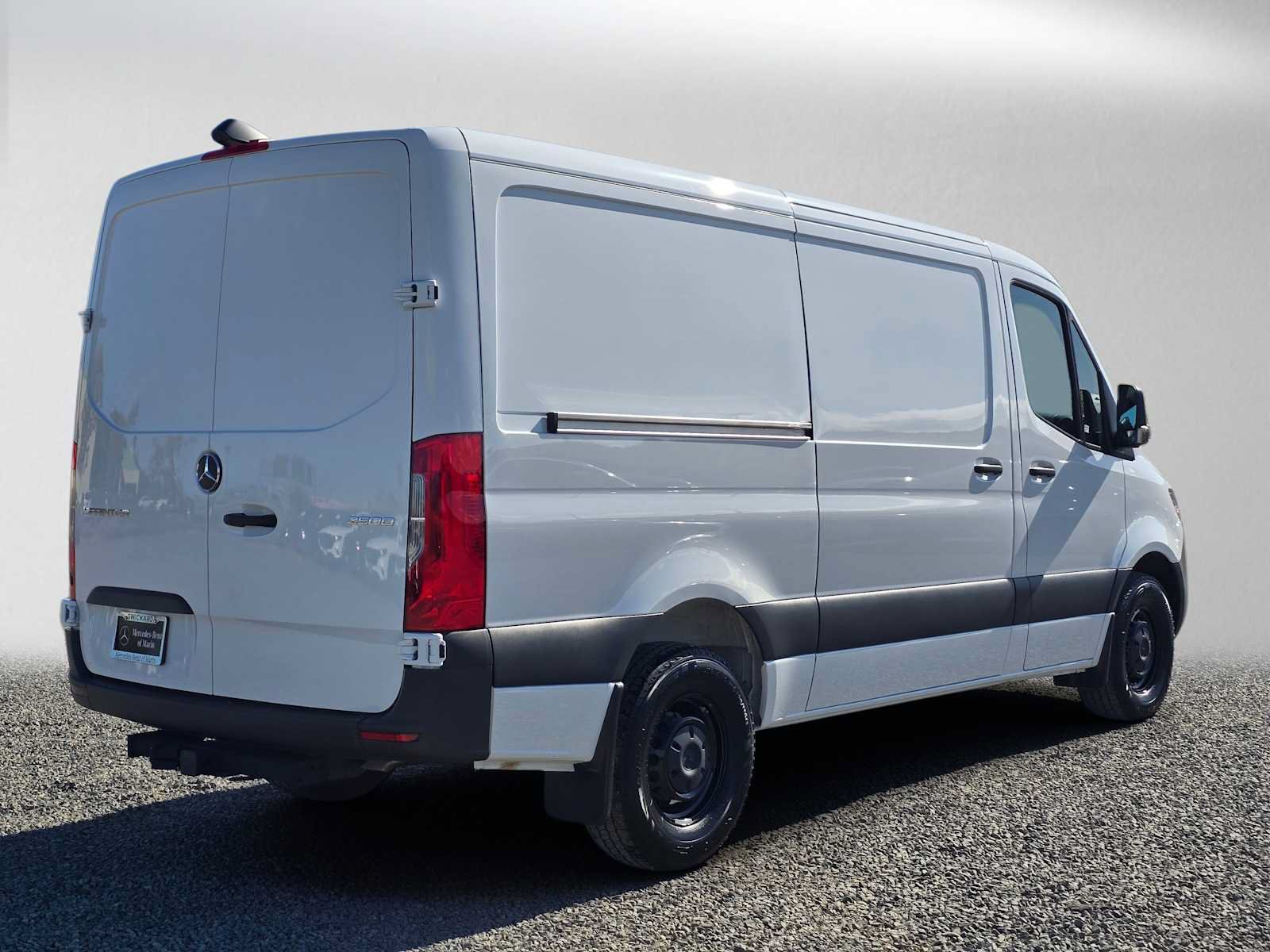 Used 2025 Mercedes-Benz Sprinter 2500 image 3