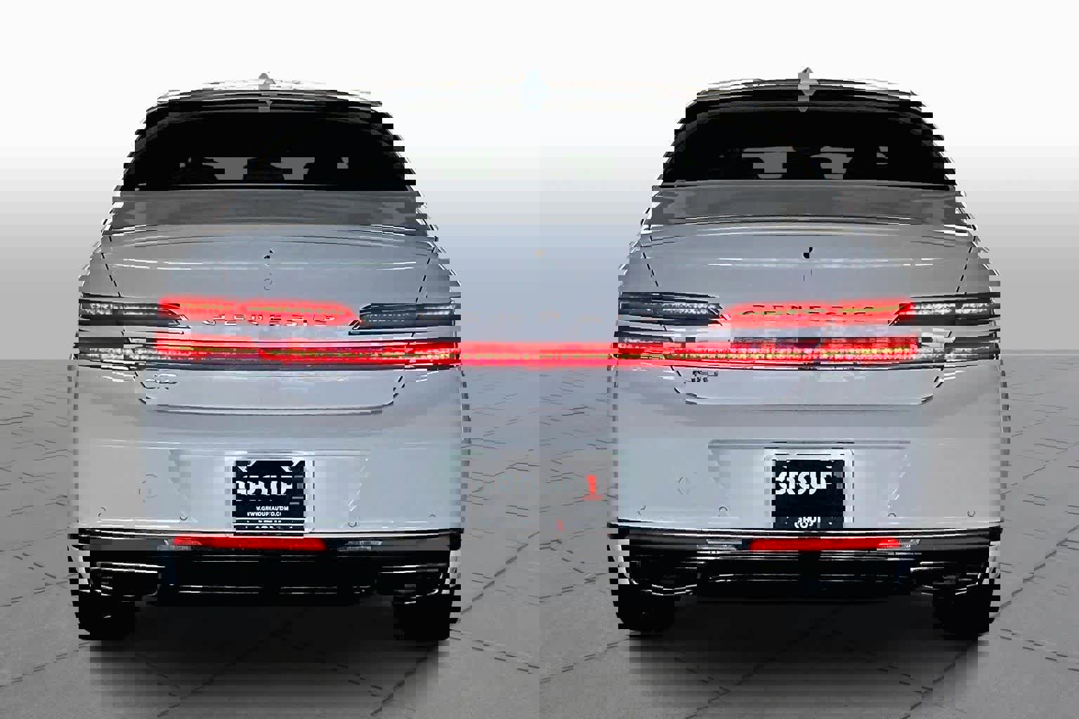 Used 2021 Genesis G90 3.3T Premium image 4