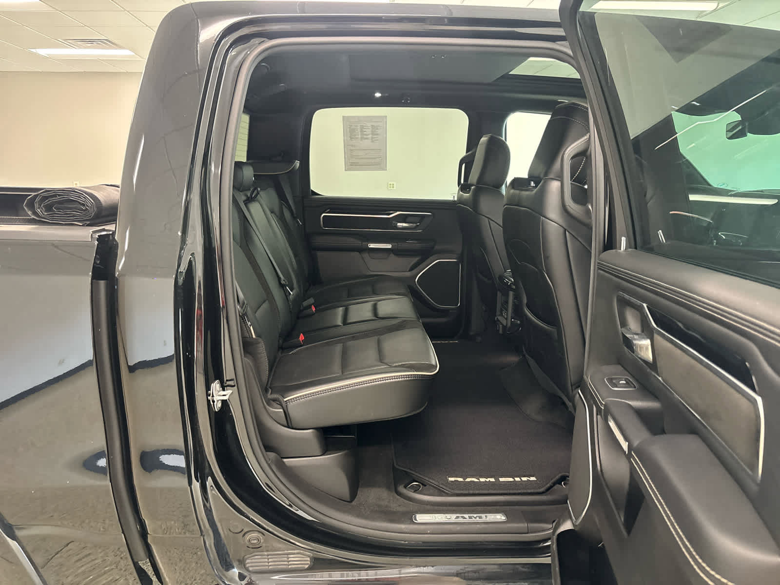 Used 2022 RAM 1500 Laramie image 19