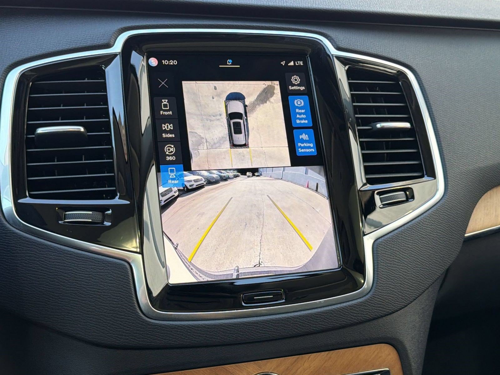 Certified 2024 Volvo XC90 T8 Plus w/ Protection Package Premier AWD/4WD image 19
