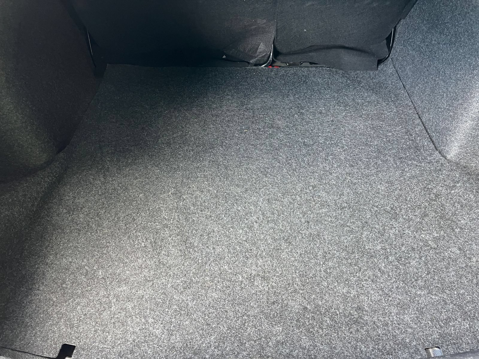 Used 2025 Nissan Versa SV FWD image 29