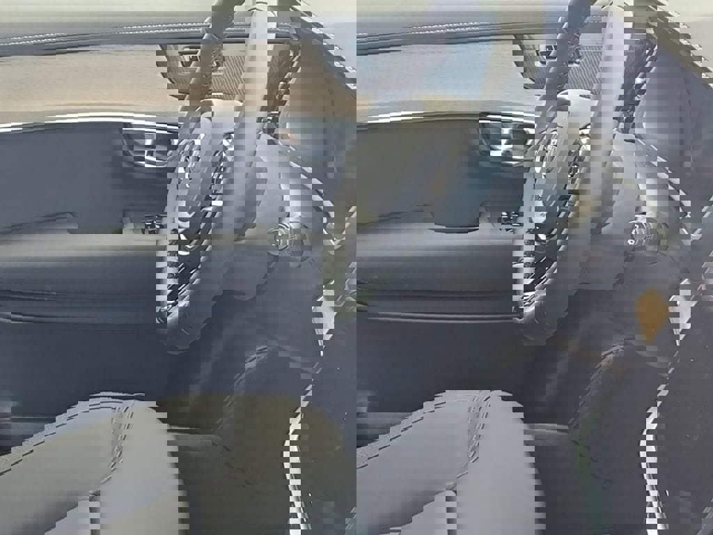 New 2026 Volvo XC90 B5 Plus w/ Protection Package Premier image 8