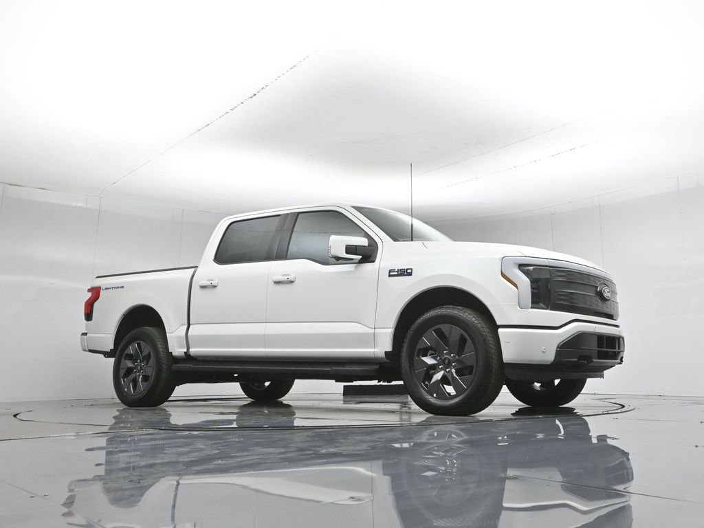 New 2025 Ford F150 Lightning Lariat w/ Max Trailer Tow Package image 3