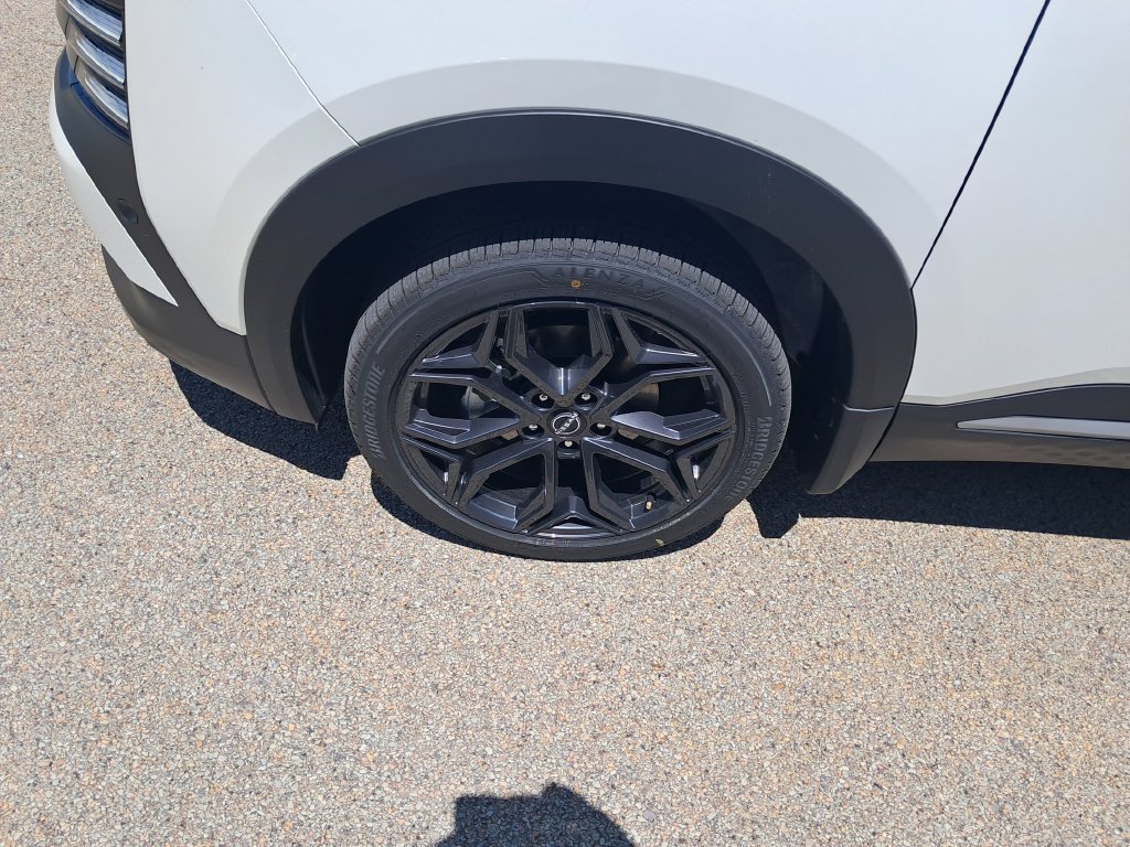 New 2026 Nissan Kicks SR AWD/4WD image 28