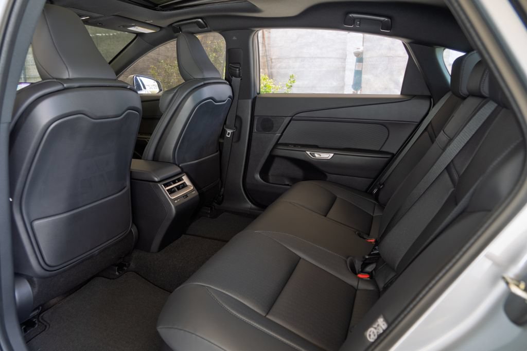 New 2026 Lexus ES 350e w/ Convenience Package FWD image 19