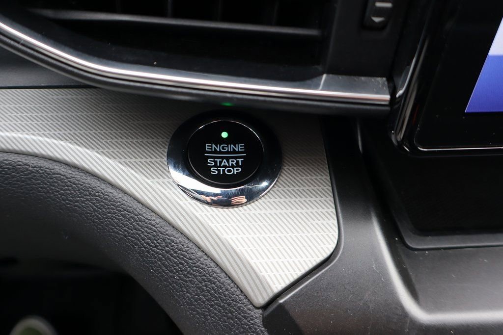 Used 2020 Ford Explorer XLT w/ Equipment Group 202A image 13