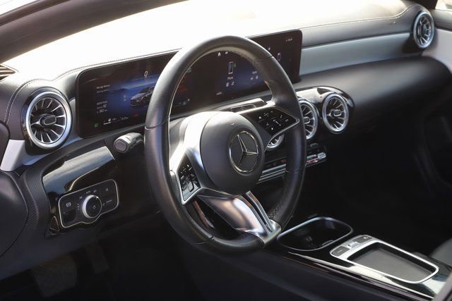 Used 2025 Mercedes-Benz CLA 250 4MATIC image 11