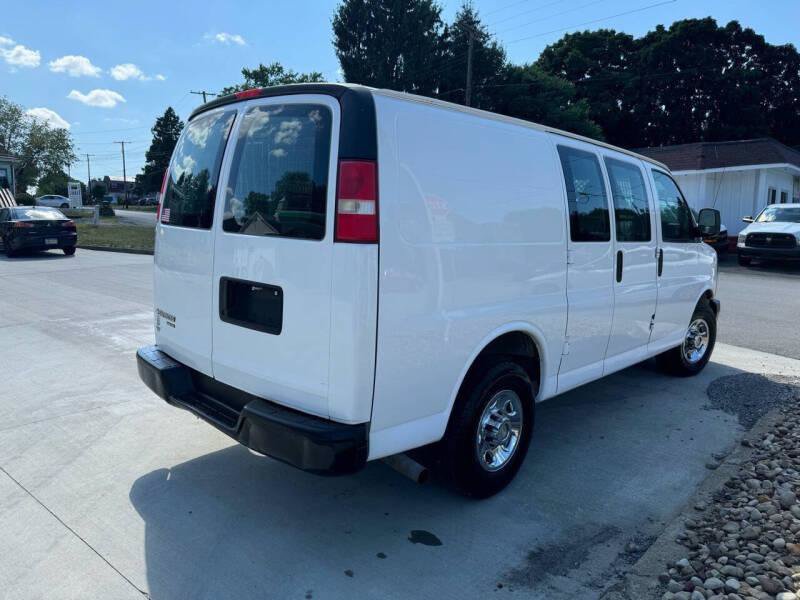 Used 2012 Chevrolet Express 2500 RWD image 3