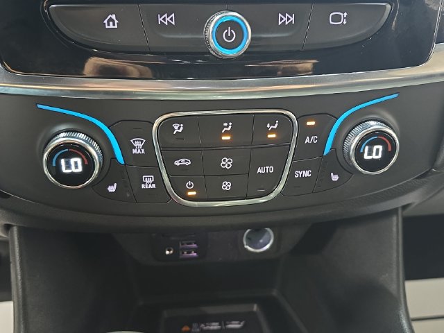 Used 2023 Chevrolet Traverse LT w/ LT Premium Package AWD/4WD image 26