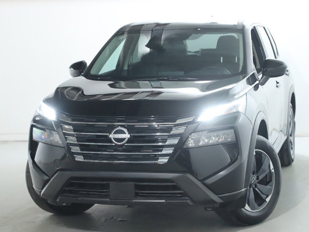 Certified 2026 Nissan Rogue SV w/ Cold Weather Package image 3