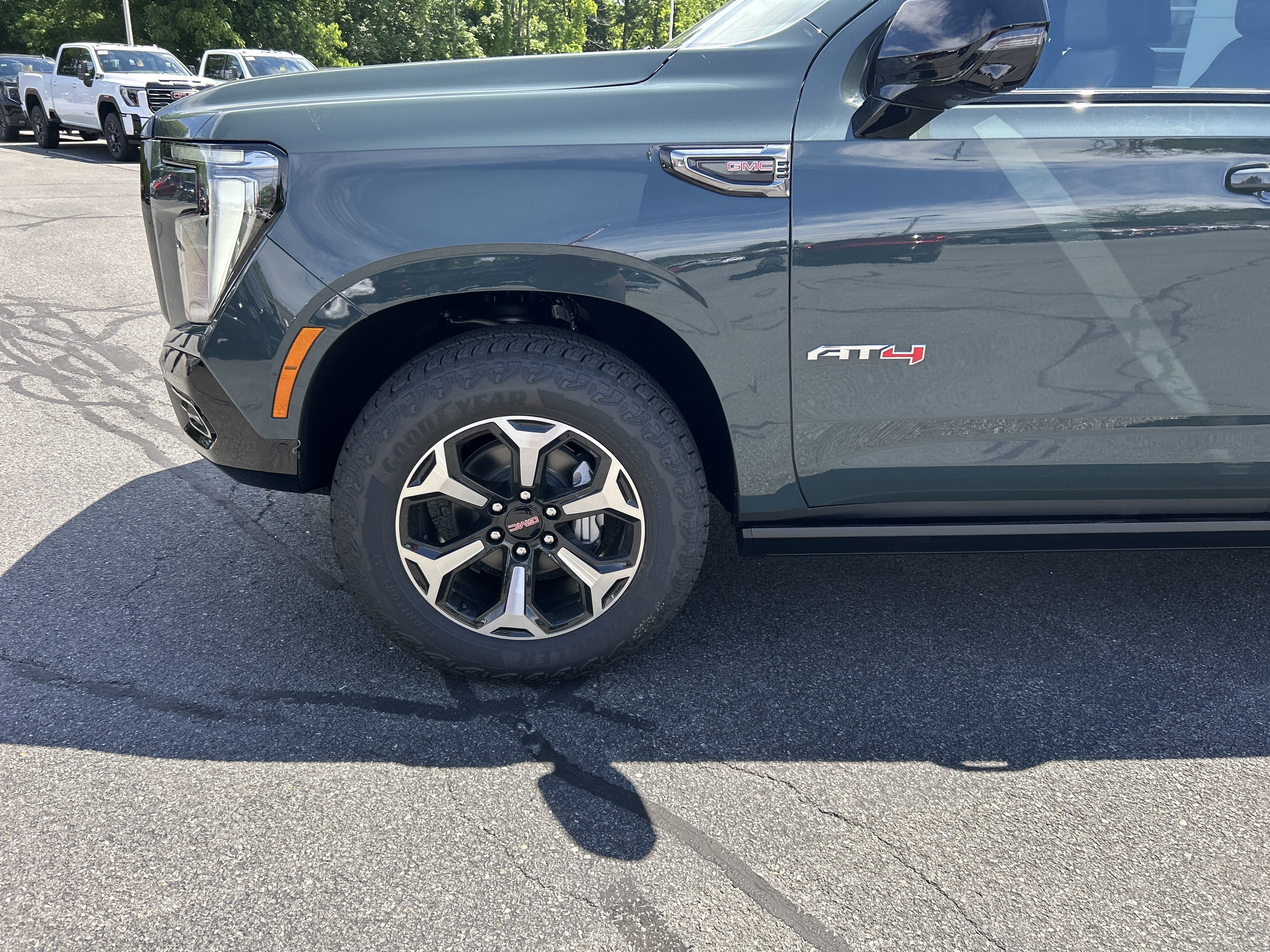 New 2026 GMC Yukon XL AT4 w/ AT4 Premium Plus Package AWD/4WD image 5