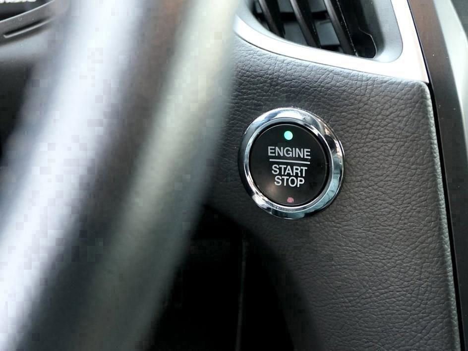 Used 2023 Ford Edge SEL w/ Sport Appearance Package image 17